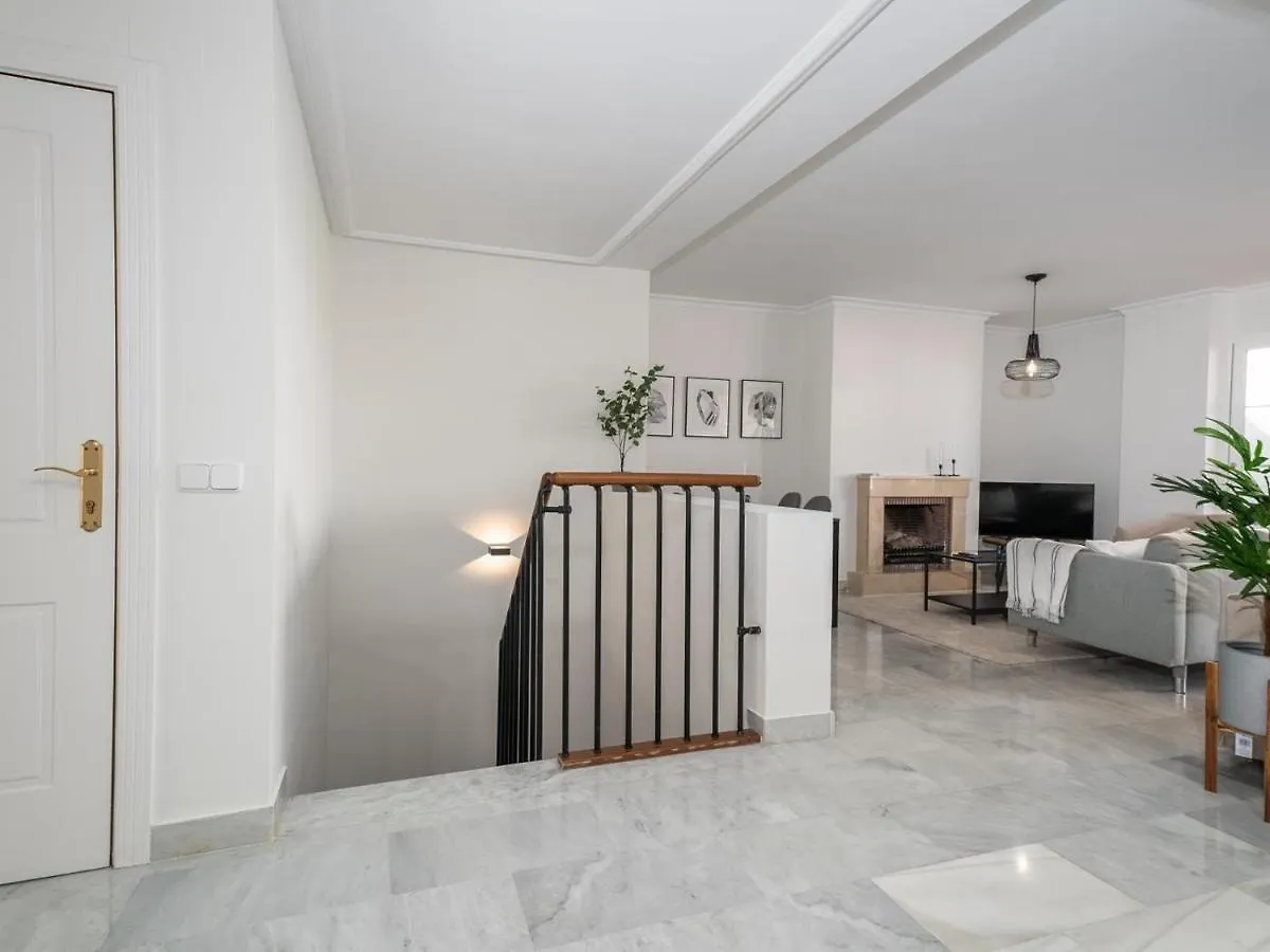 아파트 Senorio De Aloha 2 Bedroom Within Walking Distance To Puerto Banus 마르베야 스페인