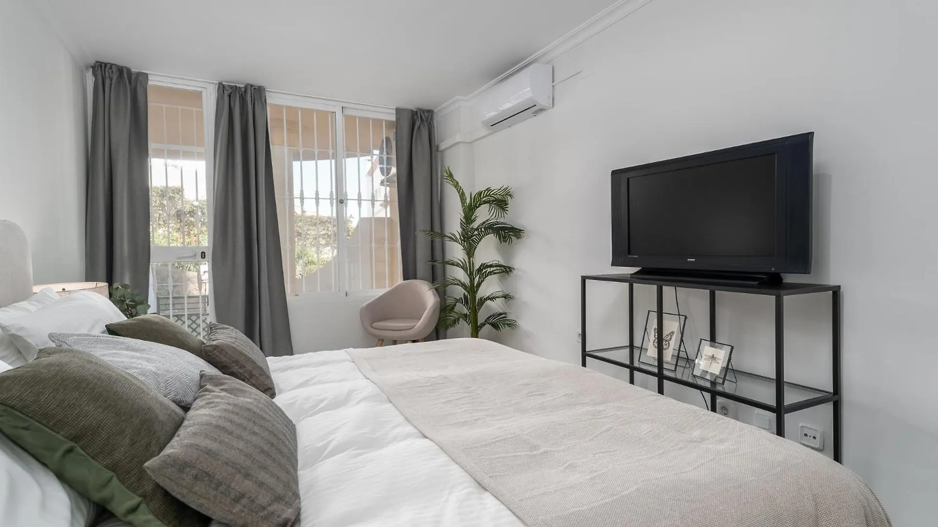 Senorio De Aloha 2 Bedroom Within Walking Distance To Puerto Banus Marbella Spanien