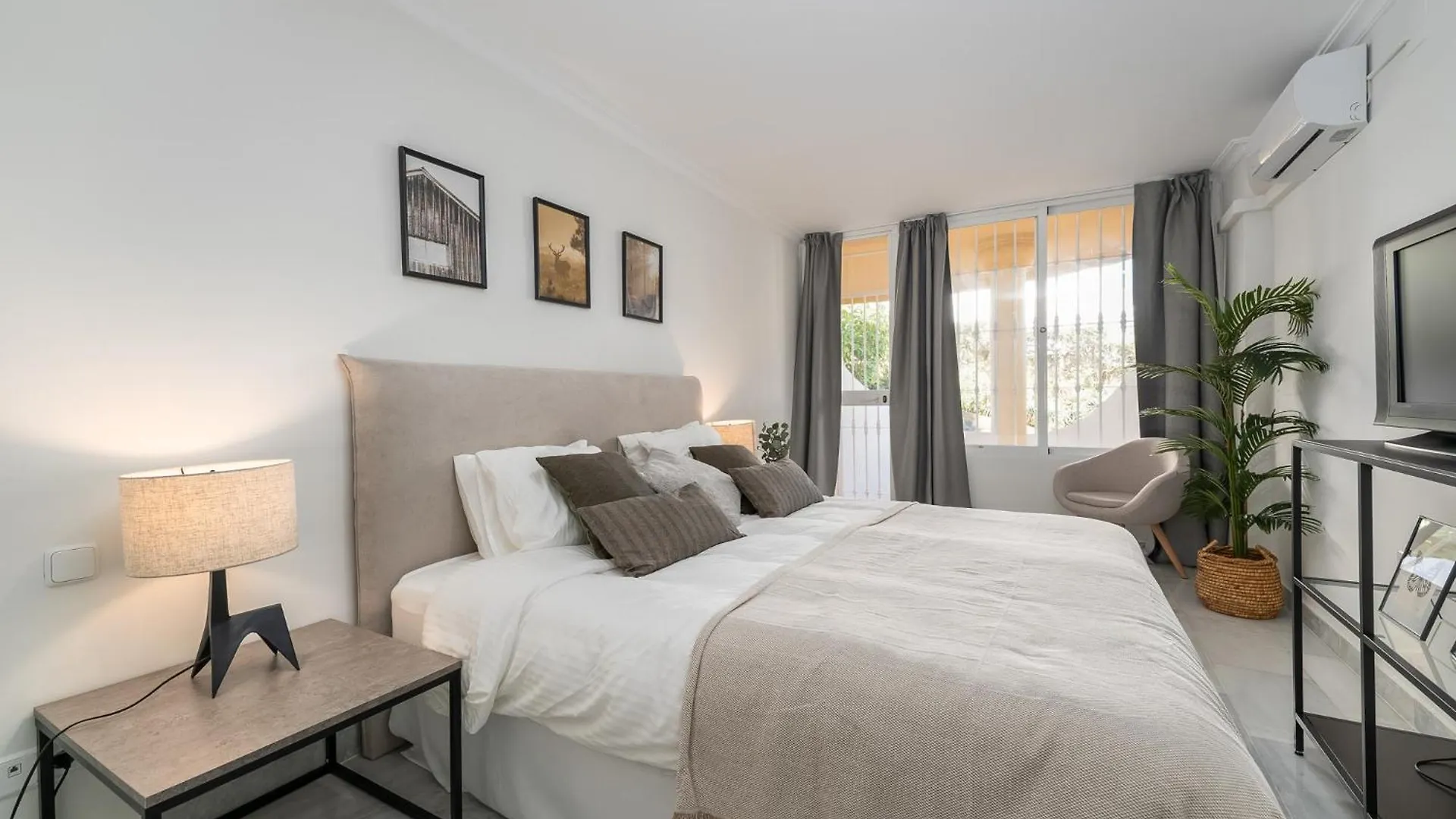 Senorio De Aloha 2 Bedroom Within Walking Distance To Puerto Banus Marbella 0*,  Spanien