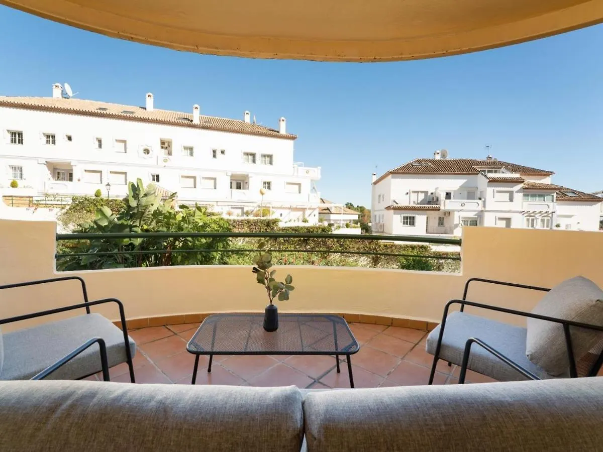 Senorio De Aloha 2 Bedroom Within Walking Distance To Puerto Banus Marbella