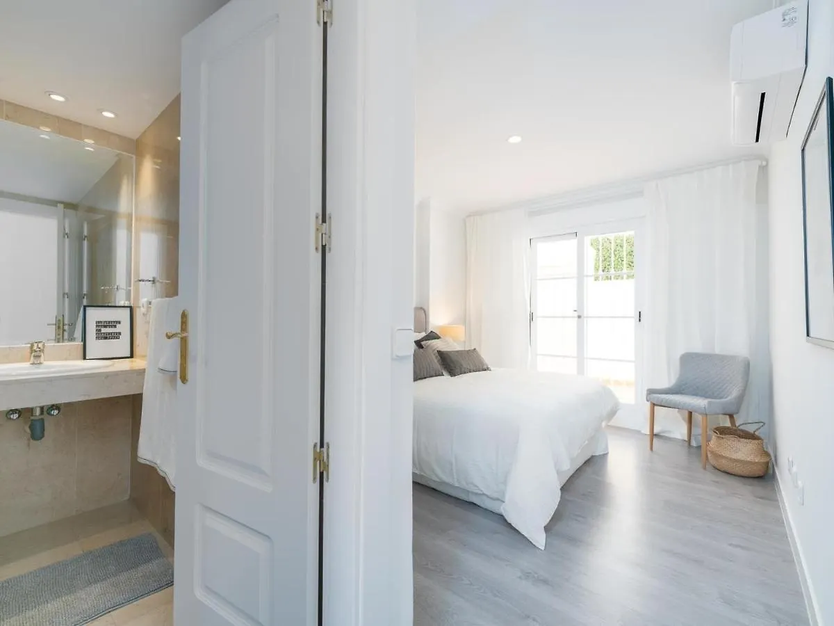 Senorio De Aloha 2 Bedroom Within Walking Distance To Puerto Banus Marbella 0*,  Spanien